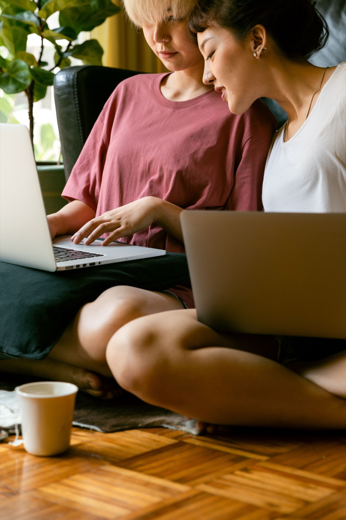Roommates researching their next shared home together